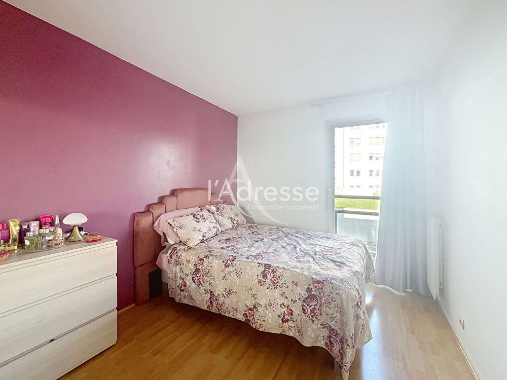 Vente Appartement Appartement Bondy Centre Ville  3 pièce(s) 65 m2  + Parking boxé Bondy