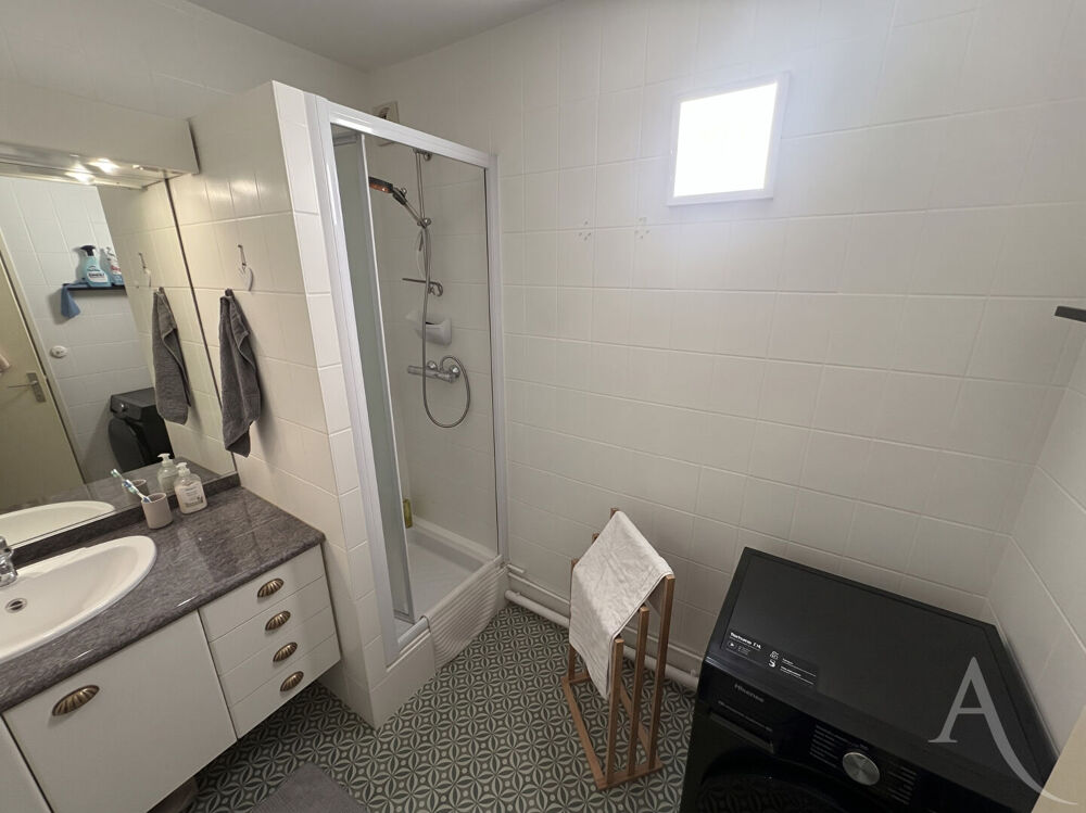 Location Appartement F3 METZ VALLIERES UNE CHAMBRE, CUISINE EQUIPEE, BALCON, STATIONNEMENT SOUS-SOL Metz