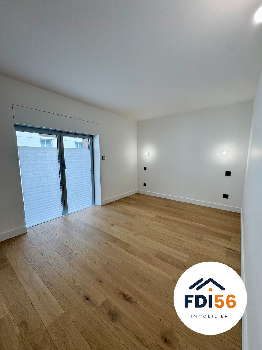 APPARTEMENT T4 DUPLEX 105M2 - CENTRE VILLE LORIENT - PARKING - RDC