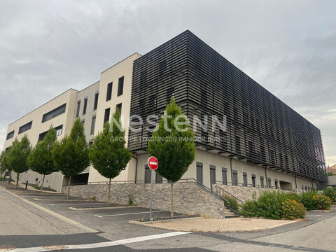 Local lumineux de 42 m2 au p&ocirc;le sant&eacute; des sucs. 619 43200 Yssingeaux