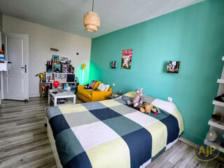 Maison � vendre 5 pi�ces 203 m�