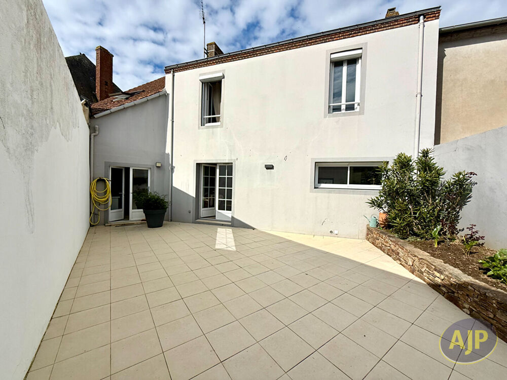 Maison 6 pièces 158 m² · à Sainte Pazanne · 158 m² · 336 000 €