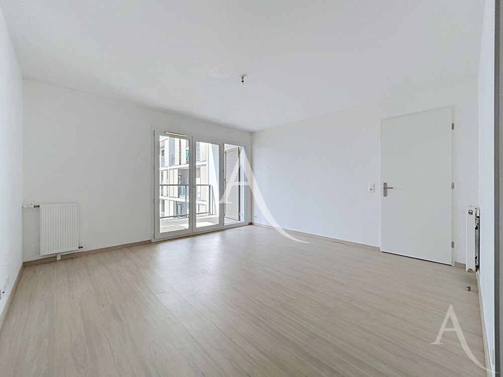 Appartement 2 pièces au coeur du centre ville de Mantes La Jolie avec place de stationnement