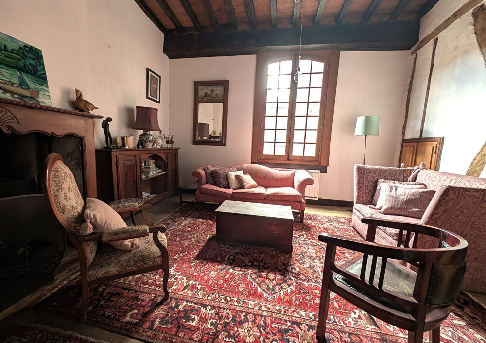 Maison de village, 4 chambres avec terrasse de toit.