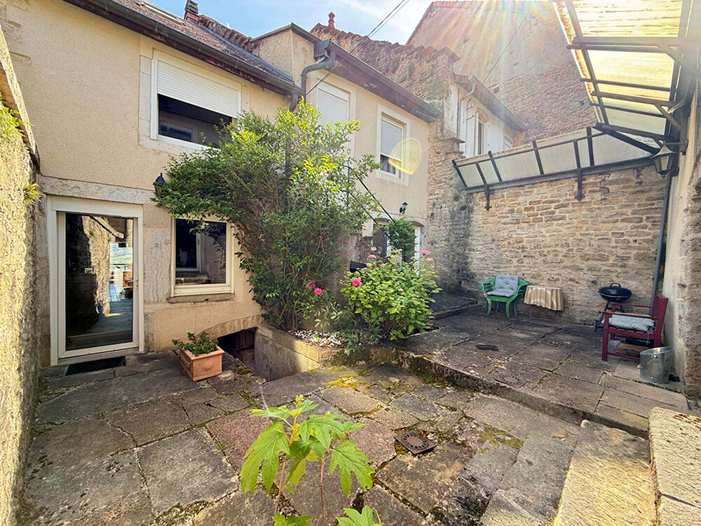 Maison 7 pièces 173 m² · à Lons le Saunier · 173 m² · 320 000 €