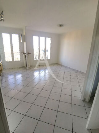  Appartement à louer 2 pièces 45 m²