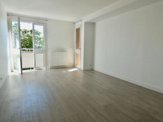  Appartement à louer 4 pièces 72 m²