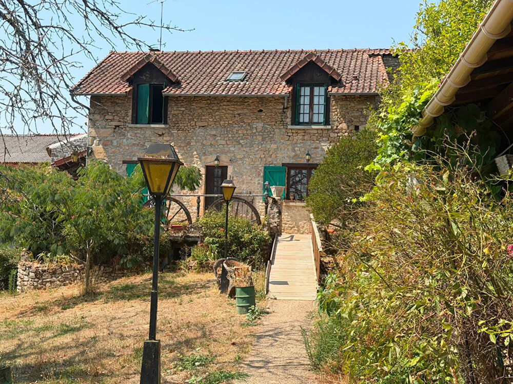 HAUTE-VIENNE ? Belle maison en pierre avec une seconde maison à rénover, grange et vue exceptionnelle.