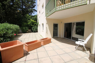  Appartement à louer 3 pièces 83 m²