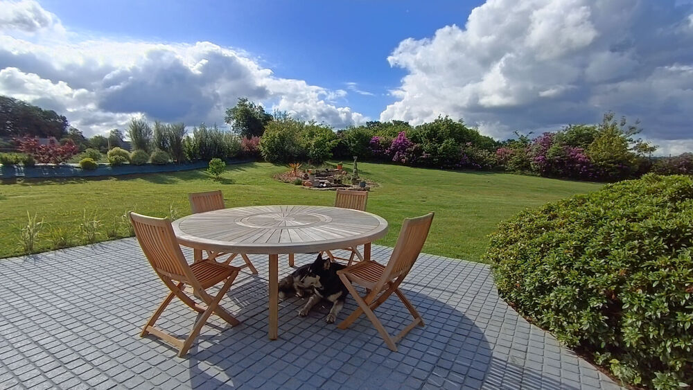 MAISON BRETONNE DE CHARME 310 m² AVEC 2 HECTARES , LANDIVISIAU , FINISTERE