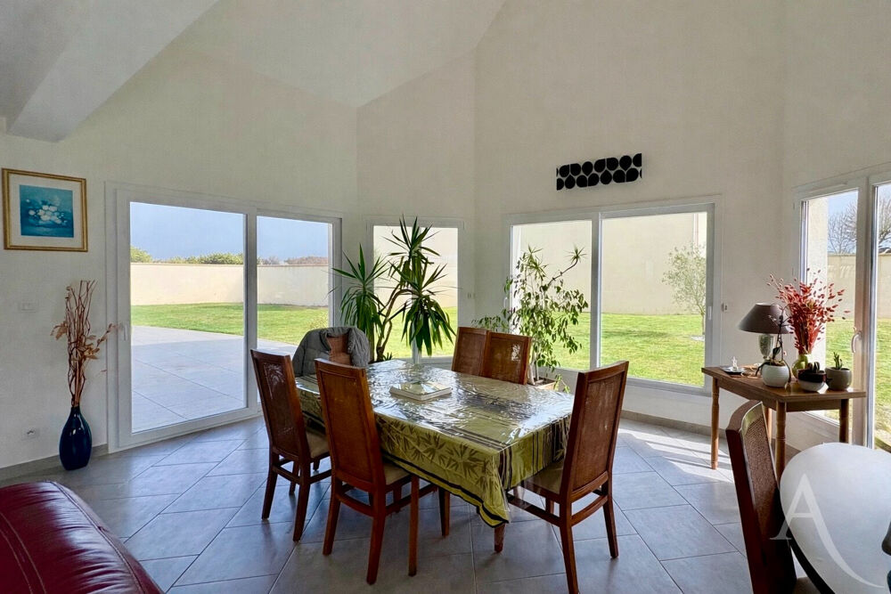 Vente Maison Maison May-sur-Orne 8 pièce(s) 222 m2 May sur orne
