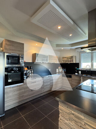  Maison � vendre 8 pi�ces 280 m�