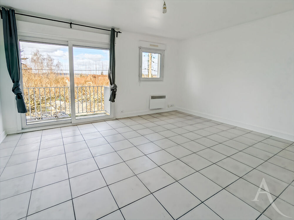SAINTE GENEVIEVE DES BOIS : appartement F1 (26 m²) en location