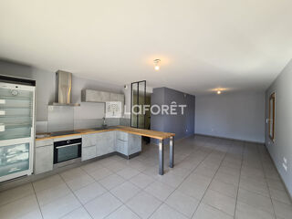  Appartement à louer 3 pièces 73 m²