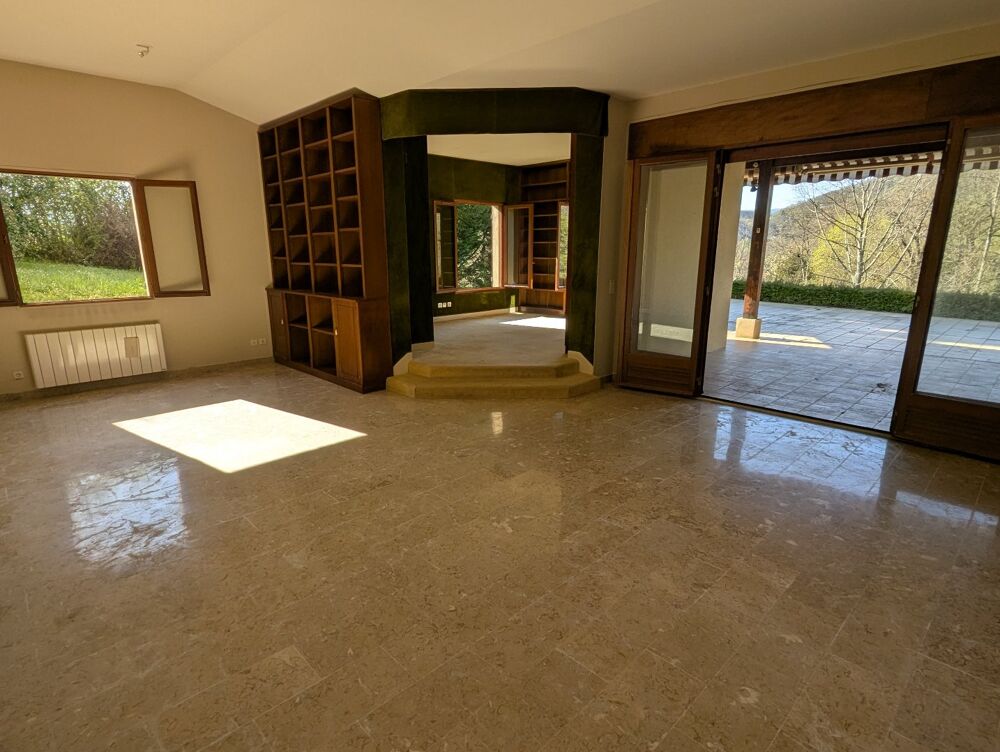Mas d'azil, 225 m² habitable sur 2 ha