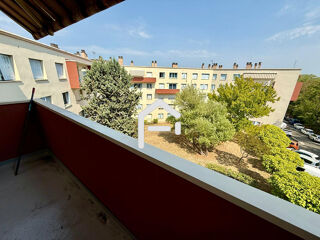  Appartement à louer 5 pièces 80 m²