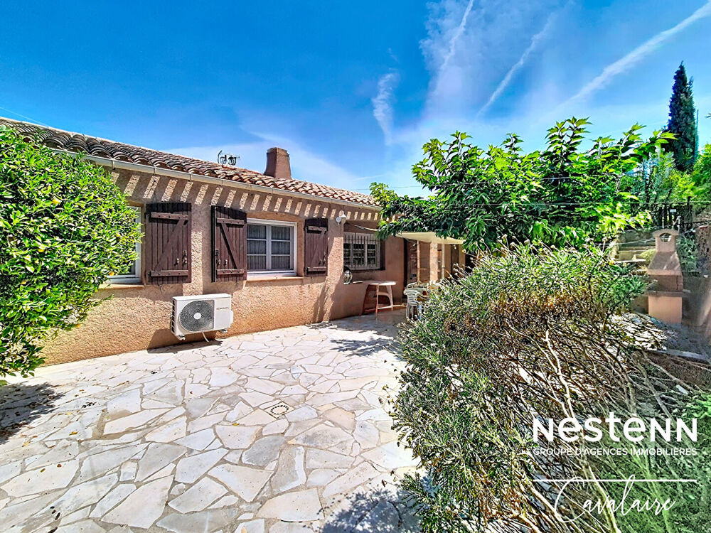 Vente Maison Maison d'environ 184 m² sur deux niveaux et un terrain d'environ 500 m² avec vue sur le golfe de Saint Tropez à proximité du cen La croix valmer
