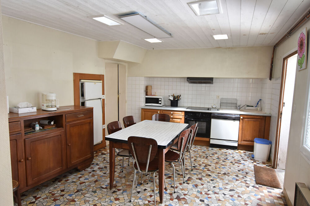 Vente Maison LE MAYET DE MONTAGNE Maison d'Habitation 11 pièce(s) 237 m2 Le mayet de montagne
