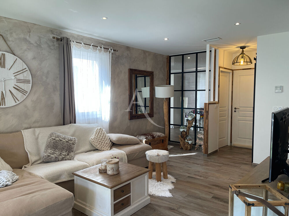 Vente Appartement SUPERBE APPARTEMENT RÉCENT T3 DE 90M2 BALCON CAVE ET STATIONNEMENT Ginasservis