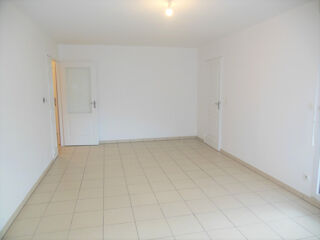  Appartement à louer 4 pièces 83 m²