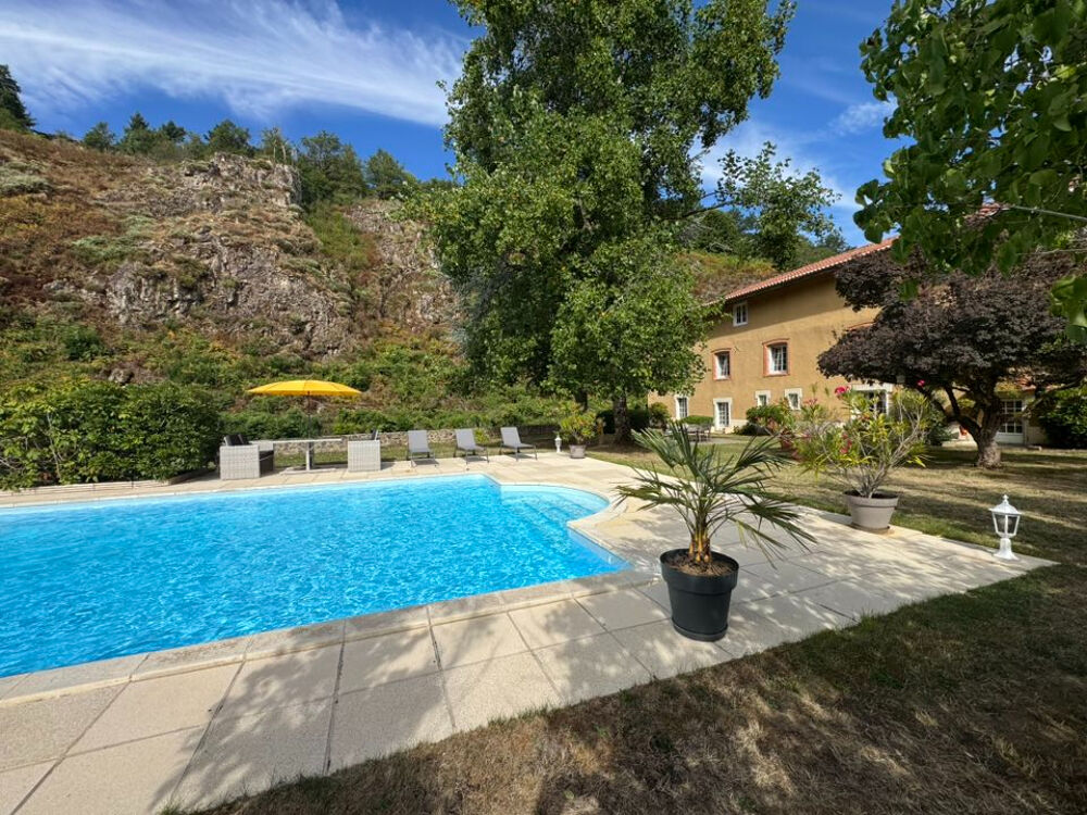 HAUTE VIENNE - Moulin enchanteur au coeur de 7,5 hectares de nature, sans voisins