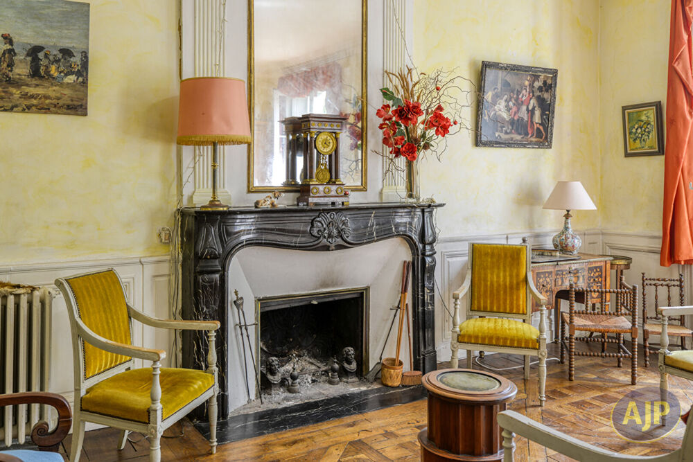 NANTES CATHEDRALE - APPARTEMENT FAMILIAL DE CARACTERE