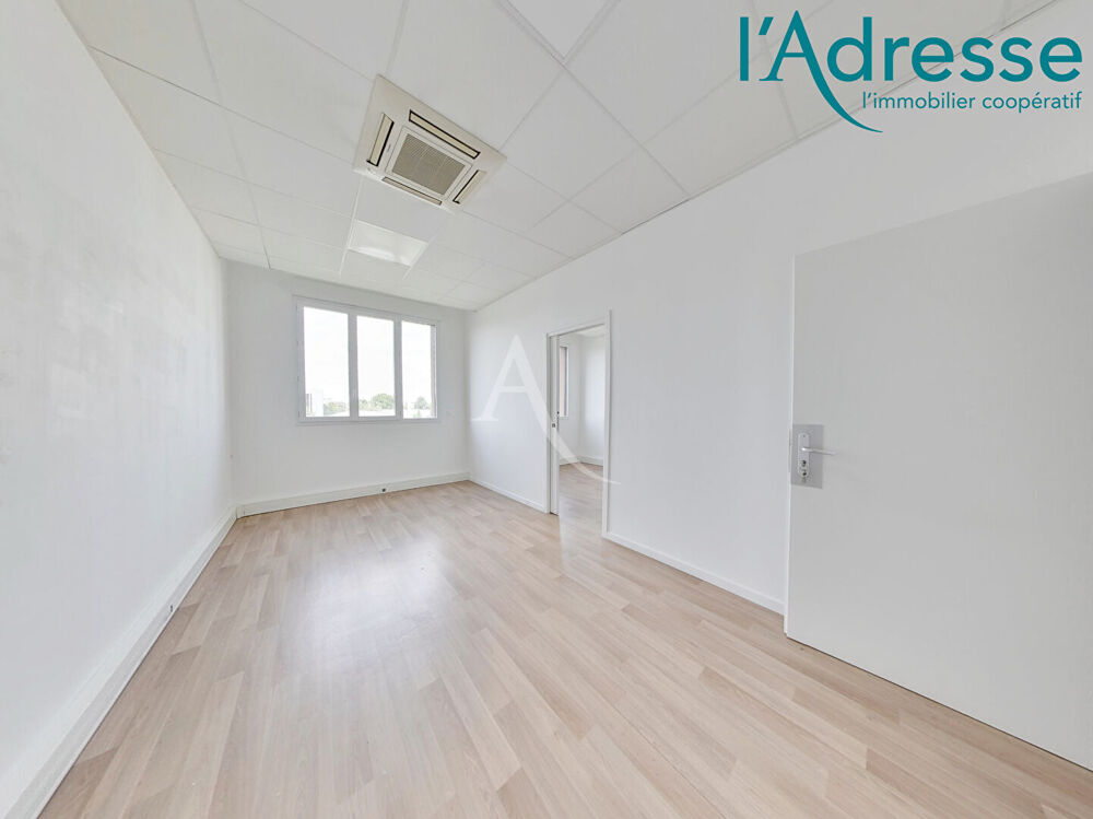   Bureaux Noisy Le Grand 33.84 m2 Noisy le grand