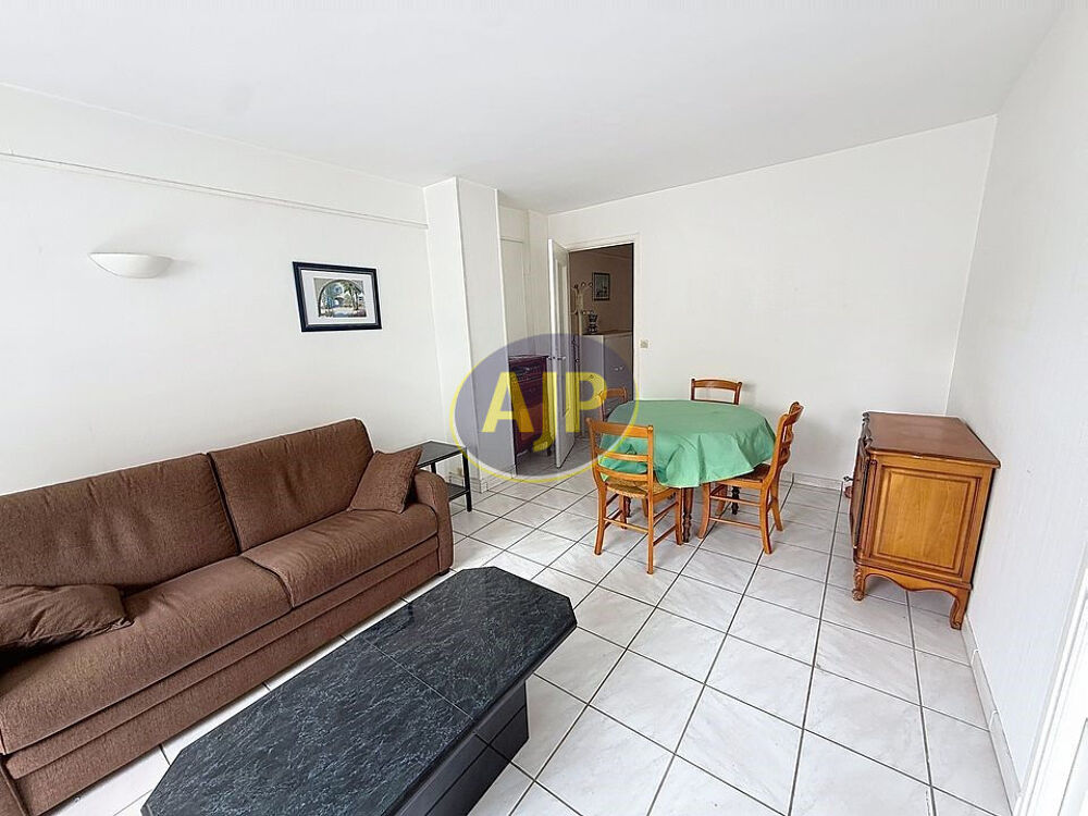 Vente Appartement Lamarck-Caulaincourt , Appartement  2 pièces. Paris 18