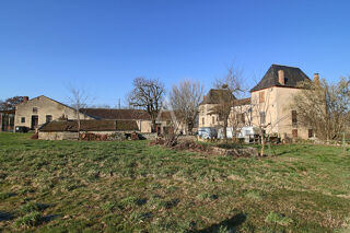  Maison  vendre 15 + pices 420 m