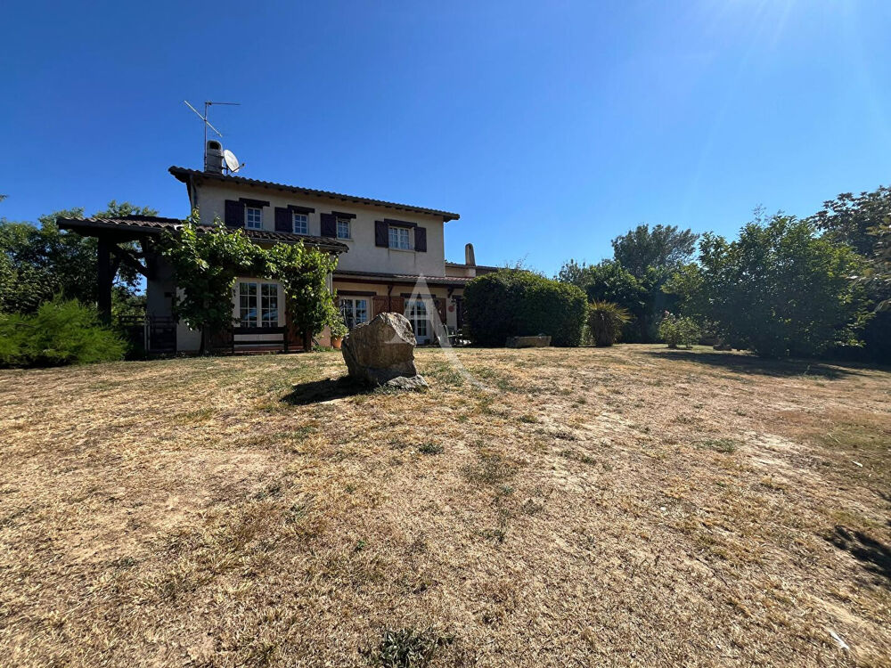 Grande maison de 182m² avec 4 chambres, piscine et sous-sol complet sur la commune de Rabastens !