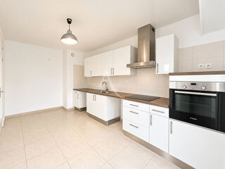 Appartement à louer 6 pièces 131 m²