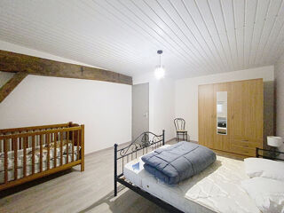  Appartement à louer 4 pièces 108 m²