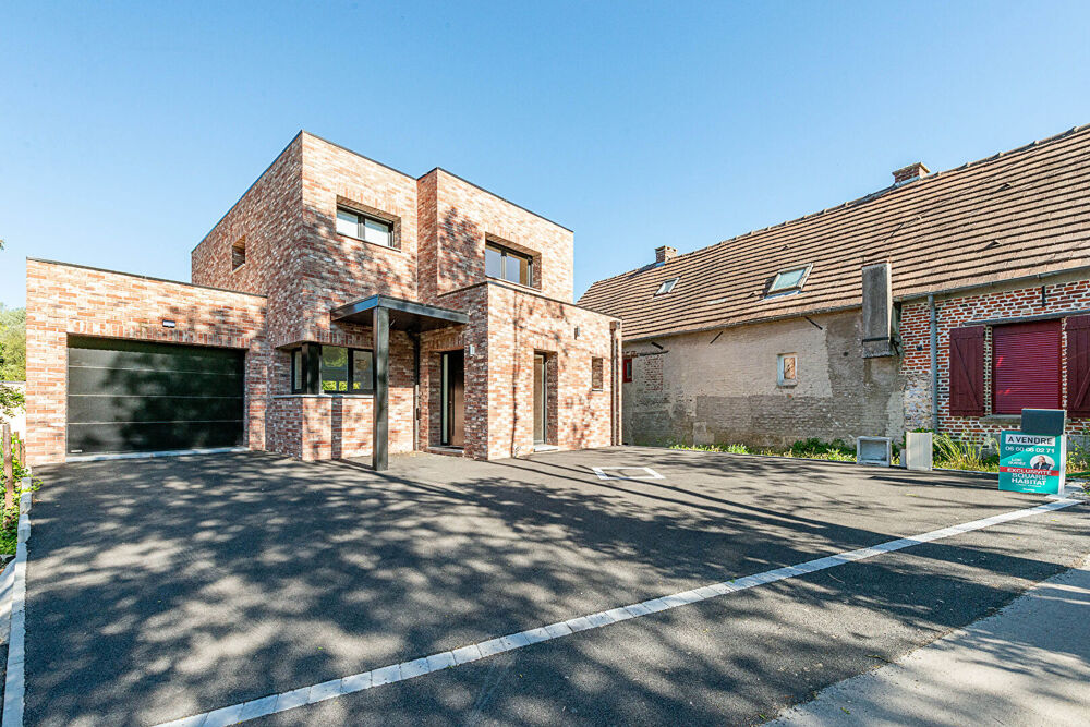 Maison 6 pièces 137 m² · à Sebourg · 137 m² · 399 900 €