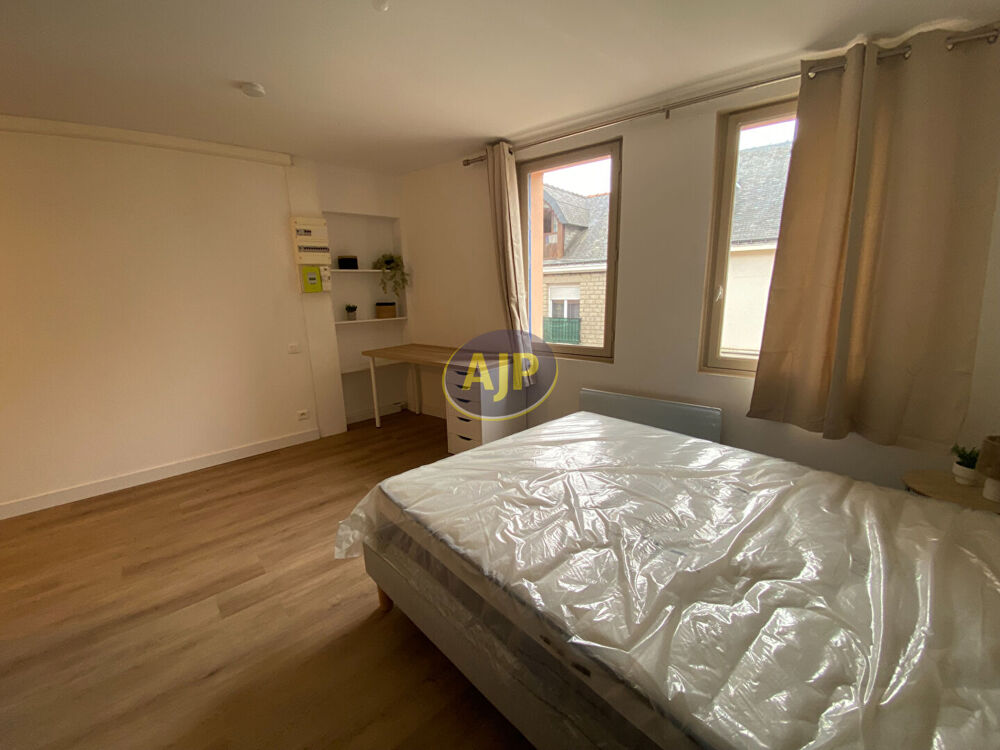 Location Appartement STUDIO MEUBLE CENTRE VILLE (RUE PIETONNE) PONTIVY Pontivy