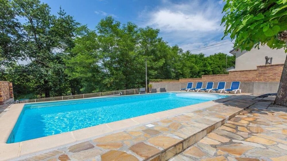 Propriété avec piscine
