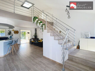 Maison � vendre 6 pi�ces 220 m�