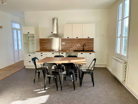   Superbe appartement lumineux en duplex à louer dans l'hyper centre de Loches, au pied des commerces Appartement - 4 pièce(s) - 90 m²