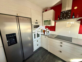  Appartement à louer 4 pièces 115 m²