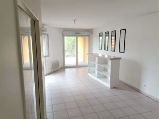 Location Appartement Toulouse 31200 Quartier Bonnefoy SANS FRAIS AGENCE  Agréable T3 Récent de 65.90 m²  en dernier étage avec Terrasse couverte de 8 Toulouse