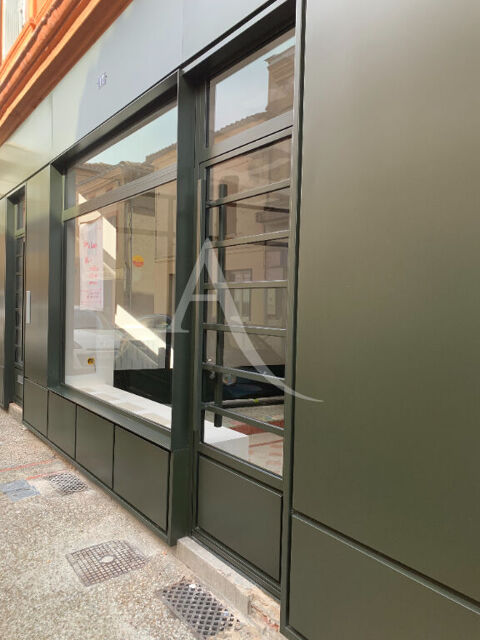 Local commercial de 18m&sup2; &agrave; l'Isle-Jourdain 600 32600 L isle jourdain
