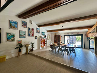  Maison à louer 7 pièces 235 m²