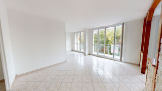  Appartement à louer 4 pièces 82 m²