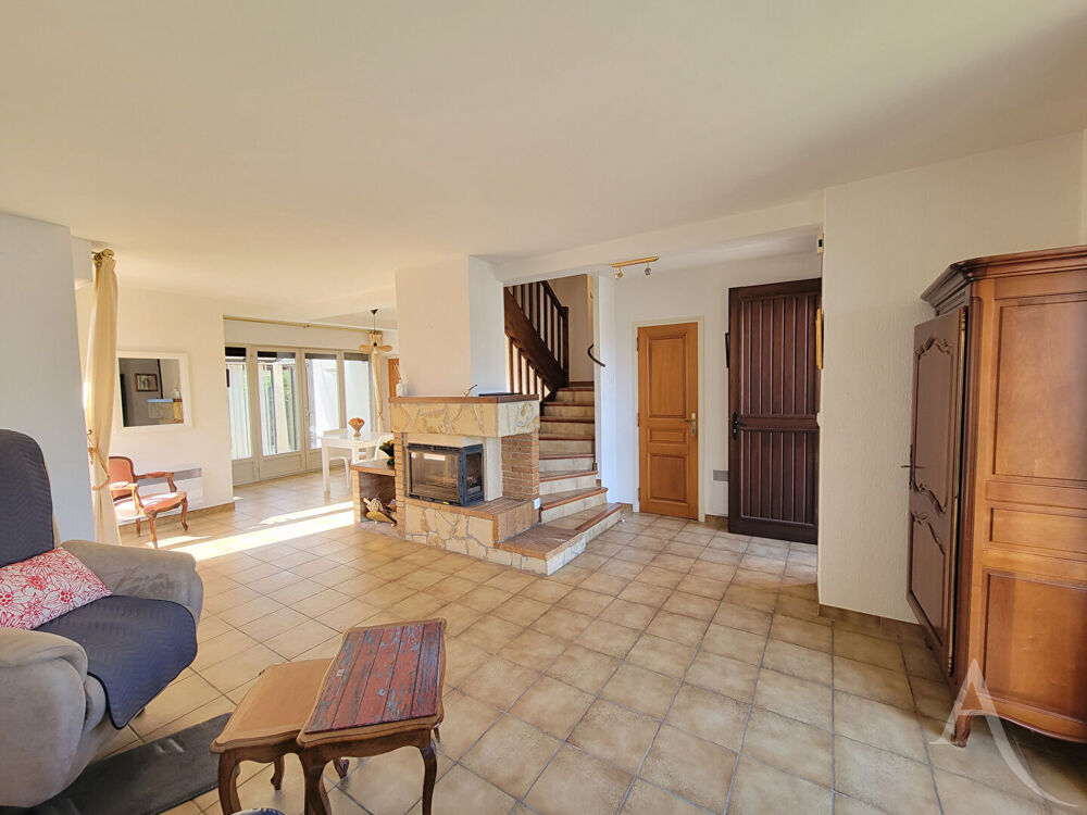 Vente Maison Maison  - 4 chambres - garage et véranda  -  Saint Cyprien Saint cyprien