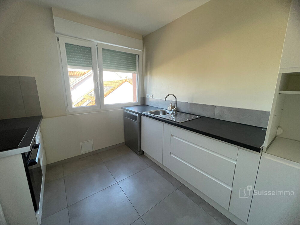 Belfort, Lumineux appartement T3 avec balcon et Garage