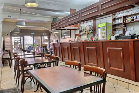   FONDS DE COMMERCE-  BAR - BRASSERIE -HÔTEL AVEC LICENCE IV - EMPLACEMENT N°1 AU COEUR DE SAINT-SEVER 