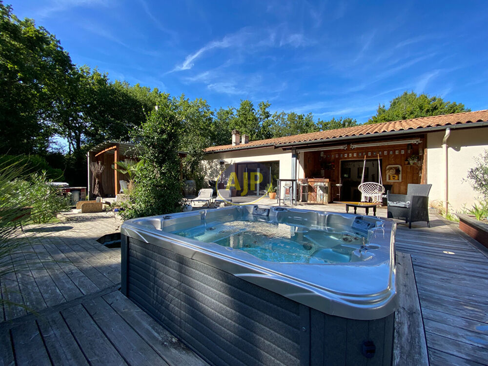Maison Vendays Montalivet 4 pièce(s) 170 m²
