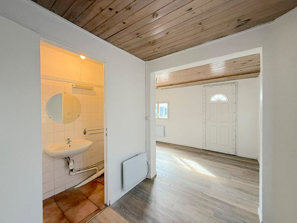 Location Maison À louer : Studio de 23,67 m² à Saint-Seurin-sur-l'Isle - Proche commodités Saint seurin sur l isle