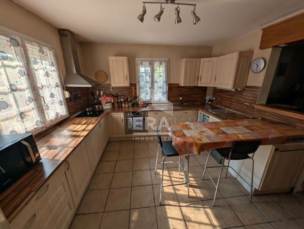 Vente Maison Maison individuelle avec studio indépendant vendre à Montpon-Ménestérol en Dordogne - 6 pièces, 141 m²  avec appartement indépen Montpon menesterol