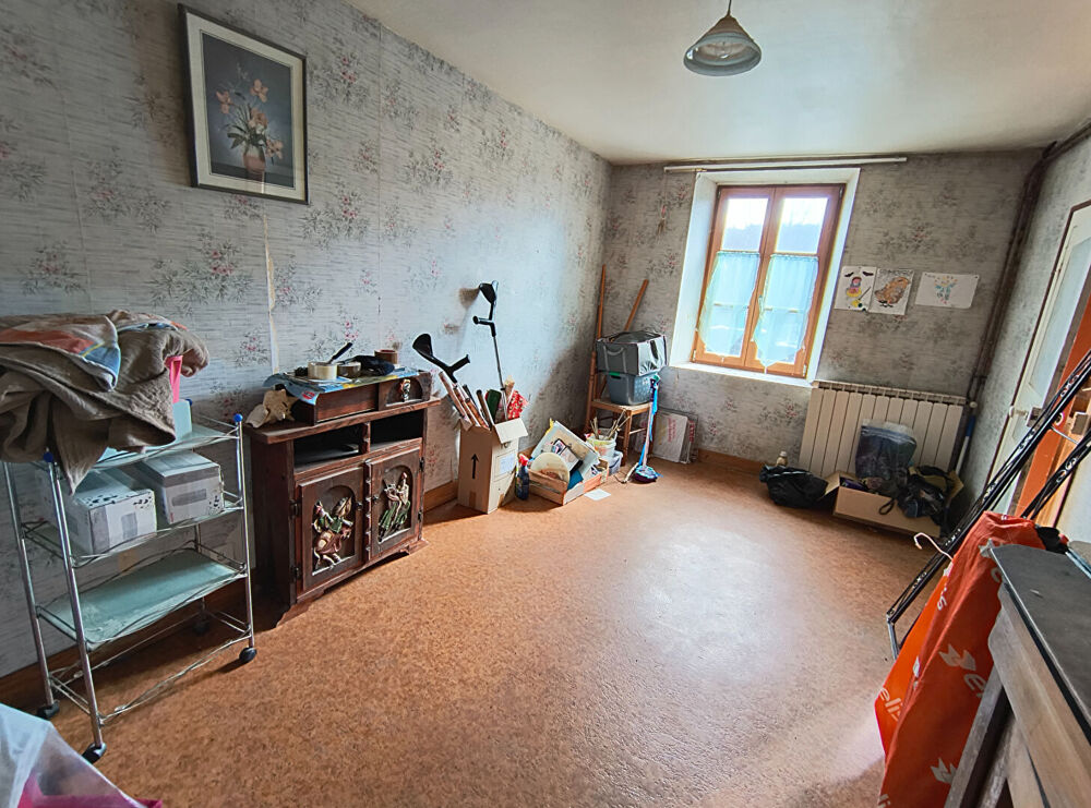Vente Maison HAUTE-VIENNE - Pres Ambazac- Maison jumelée de deux chambres à rénover, située dans un environnement calme. Ambazac