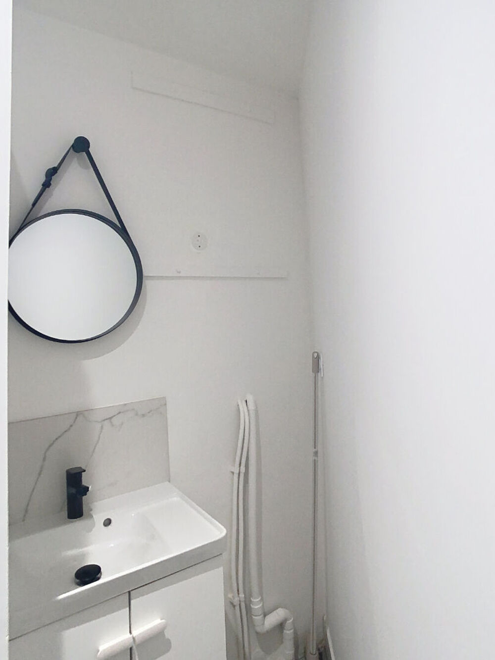Location Appartement A louer : Appartement meublé en centre-ville de Quimper 1 pièce -12.29 m2 Quimper
